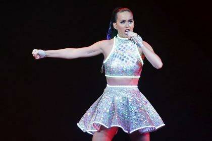 Katy Perry has taken to Twitter after being "stalked" by the media in Sydney.