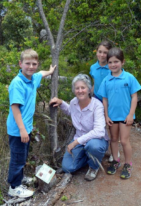 Cathy Lambert, Supervisor of Perth Zoo’s Native Special Breeding Program visited the MRIS Frog Bog with Josh Parsons, Shriya Clohessy and Starzia Robertson.