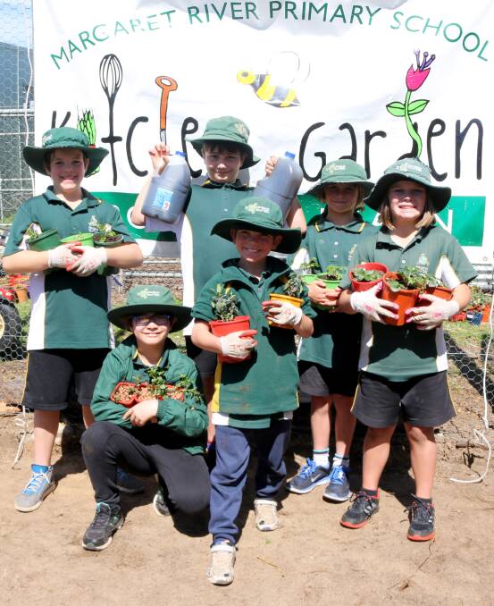 Margaret River Primary prepares for Ag Show stall
