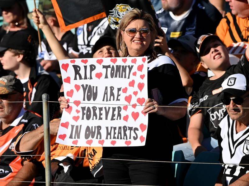 Wests Tigers fans paid tribute to the late Tommy Raudonikis at Leichhardt Oval.