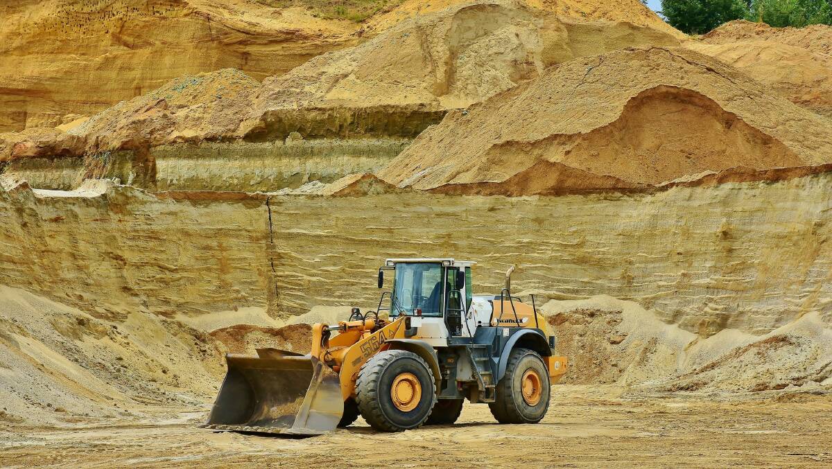 Residents in Kaloorup are concerned about the number of sand mines operating in a four kilometre radius of rural and agriculture properties after it was revealed one site was potentially contaminated. (Stock image)